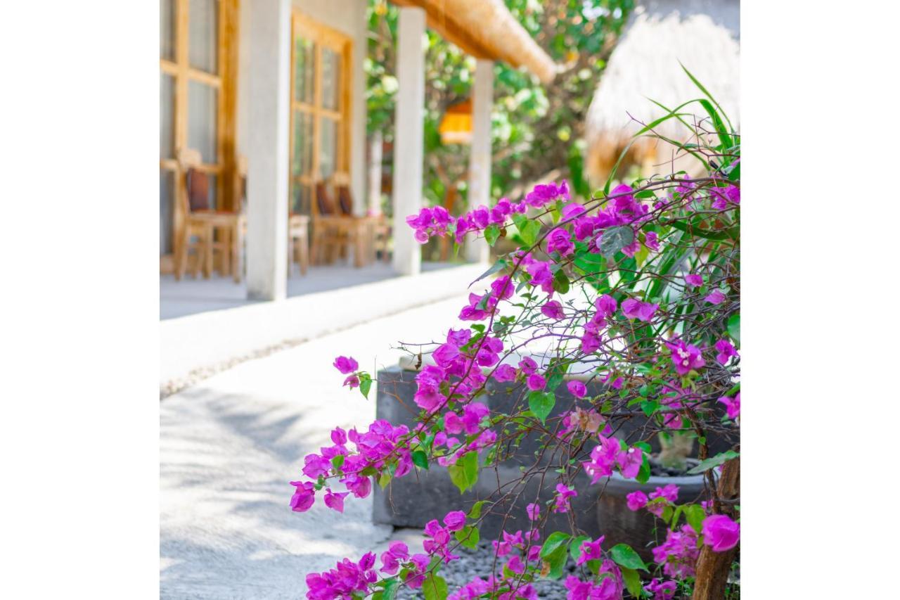 Golden Garuda Cottages Polilit Kültér fotó