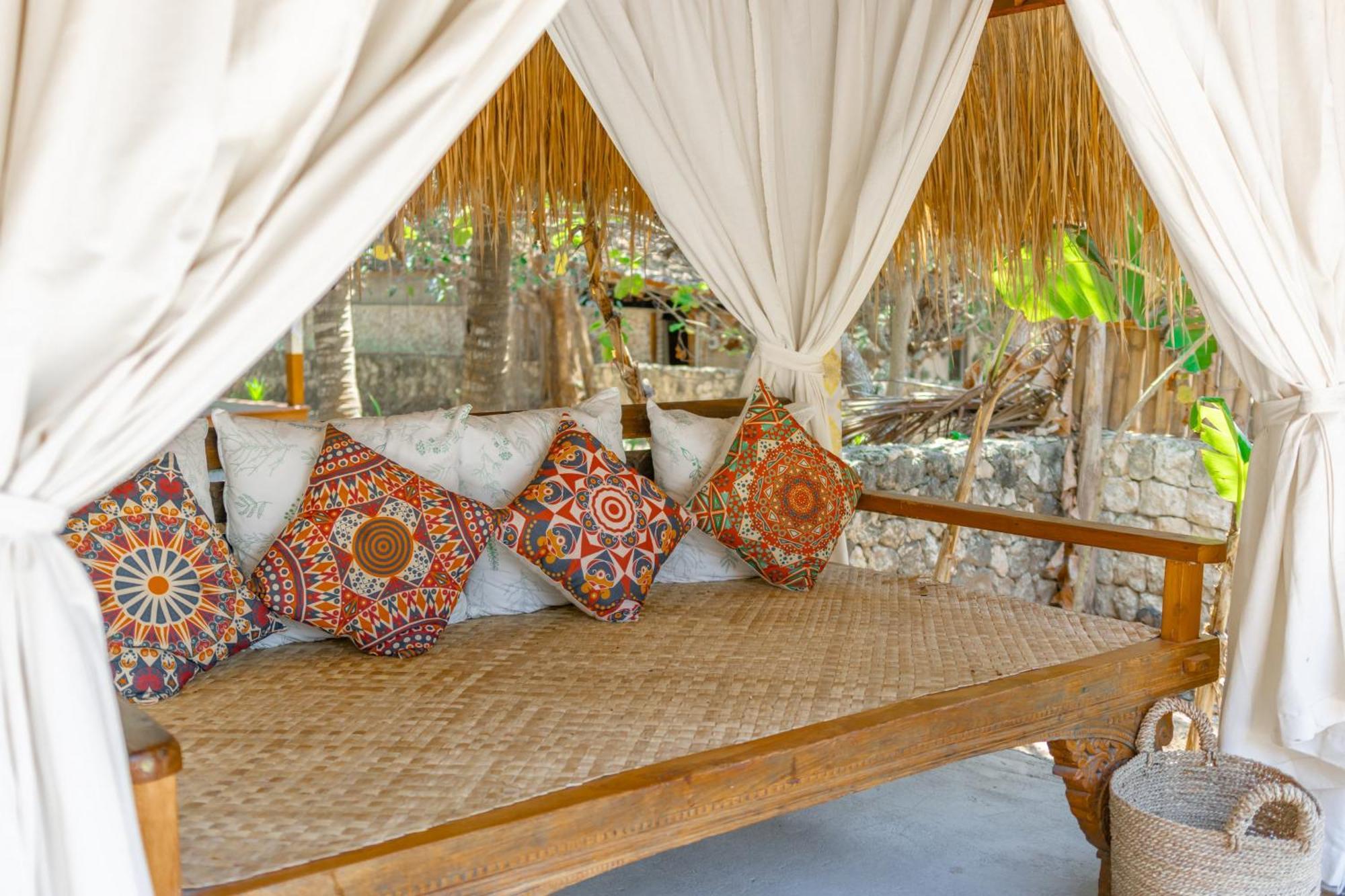 Golden Garuda Cottages Polilit Kültér fotó